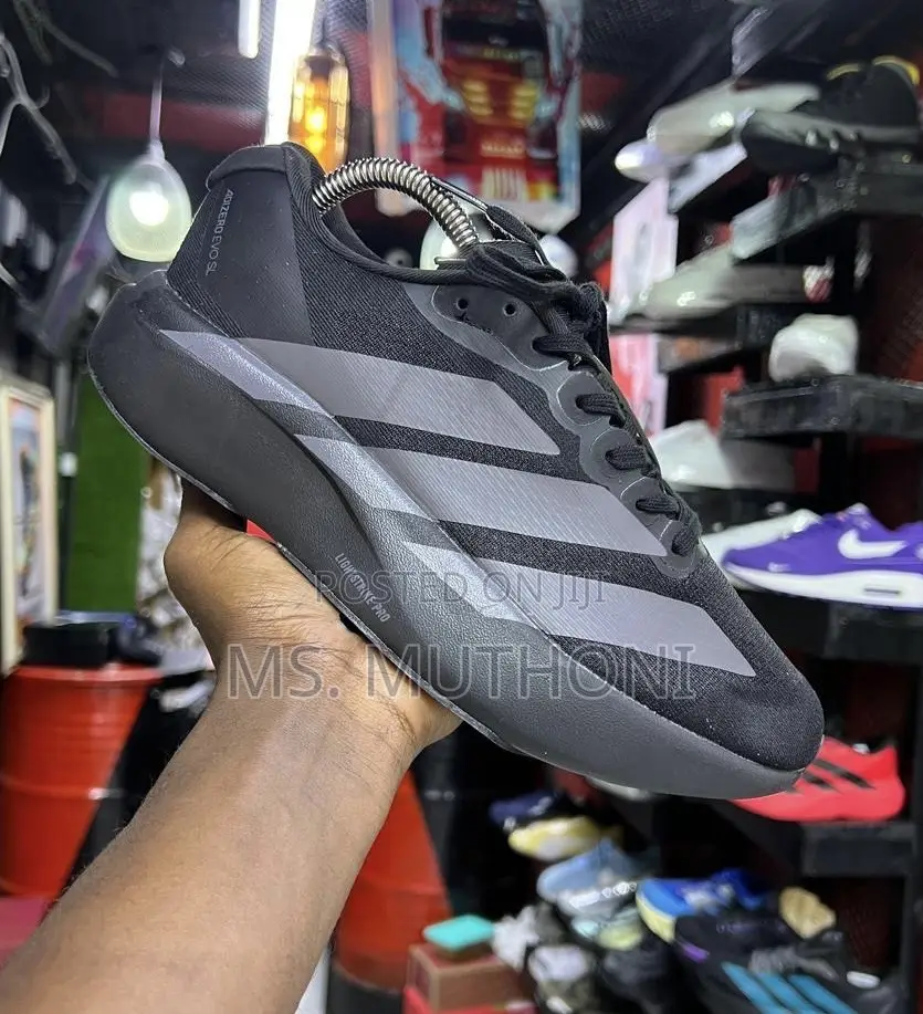 Quality Adidas Trainers / Marathon Shoes