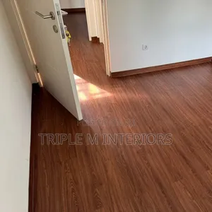 Modern Wooden Laminate/Waterproof SPC Floor Planks