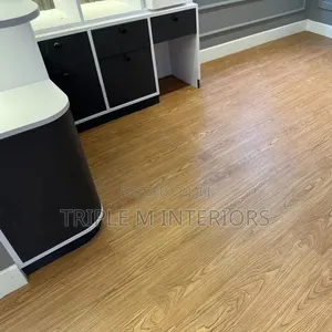 Elegant Wood Finish SPC Flooring/Click Lock Tiles