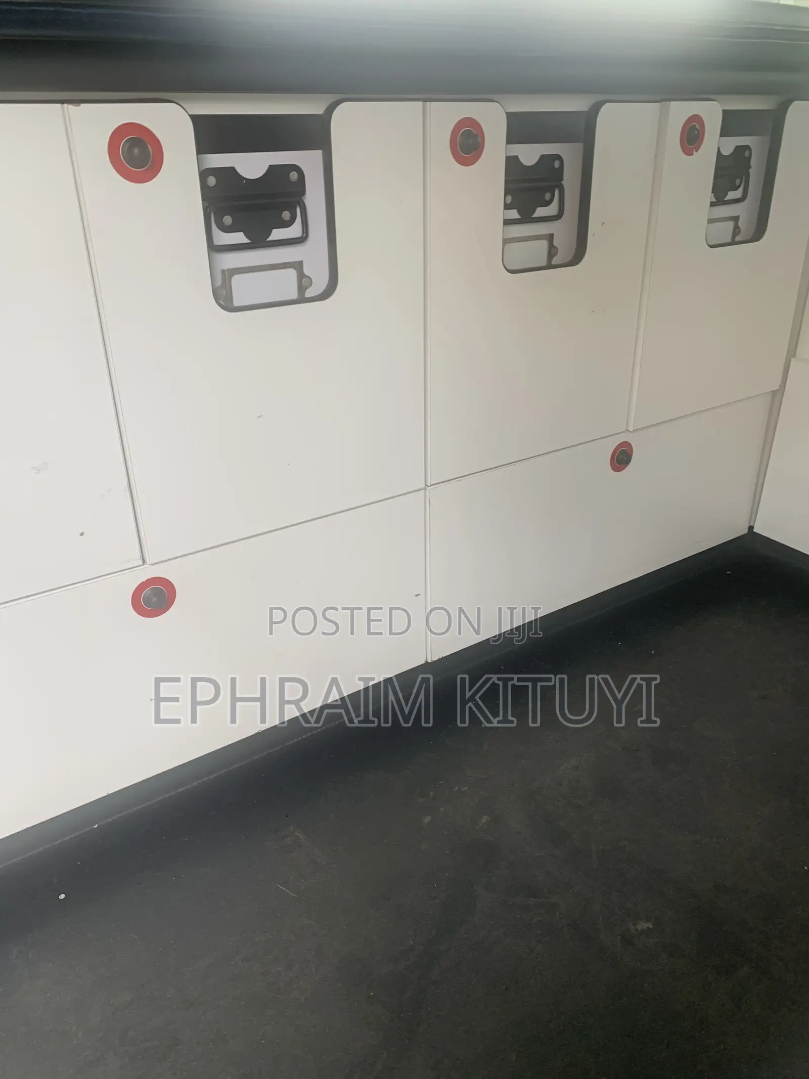 Toyota HiAce 2019 White