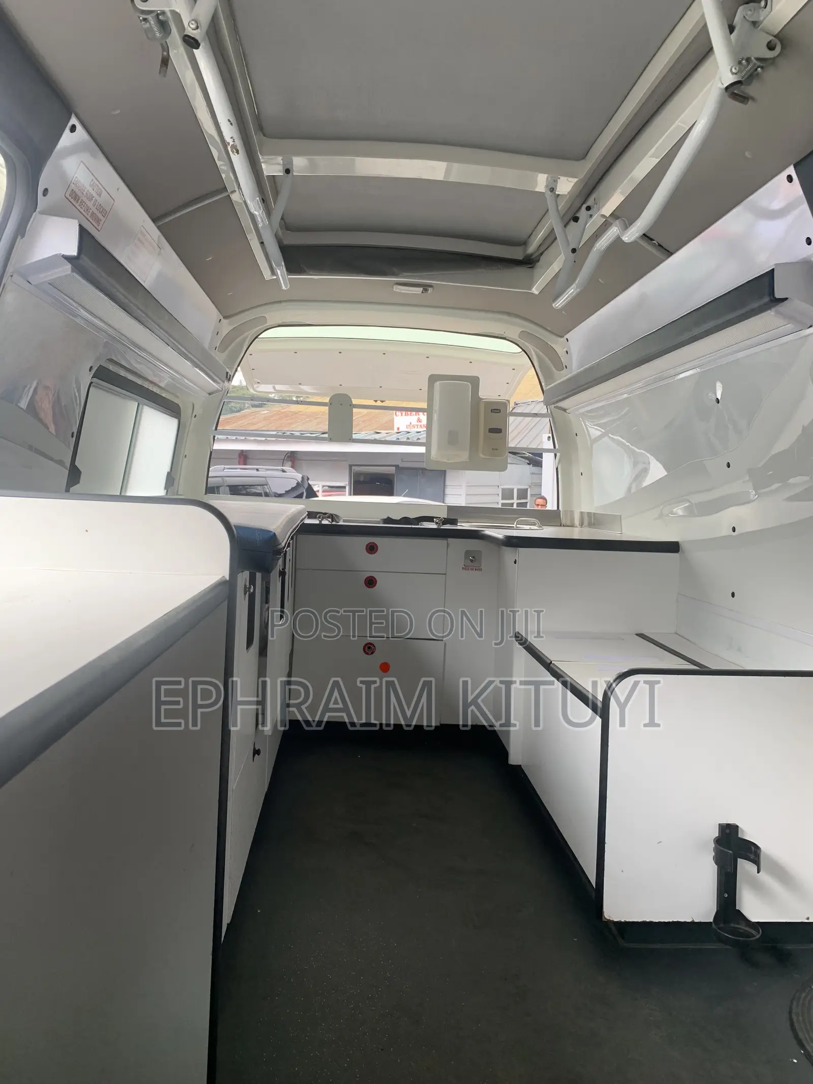 Toyota HiAce 2019 White