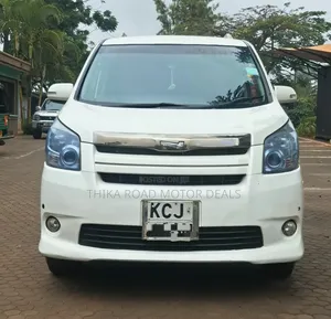 Toyota Noah 2010 White