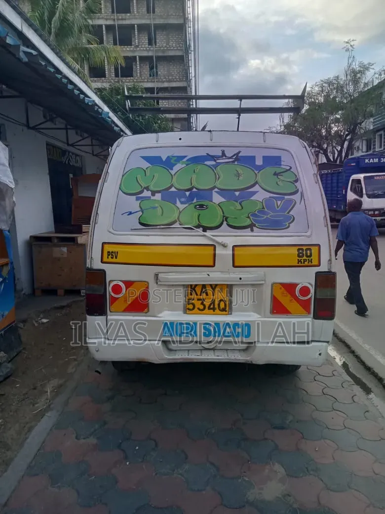 Nissan Caravan (Urvan) 2008 White