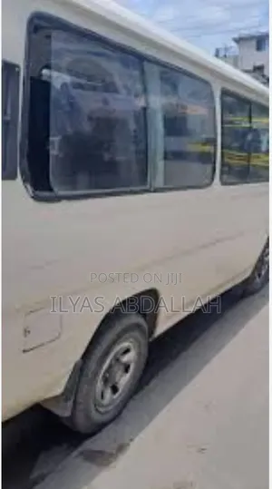 Nissan Caravan (Urvan) 2008 White