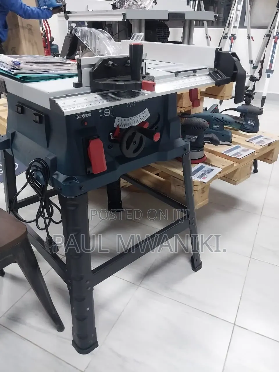 Bosch Professional GTS 254 Table Saw With Stand