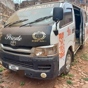 Toyota HiAce 2011 Black