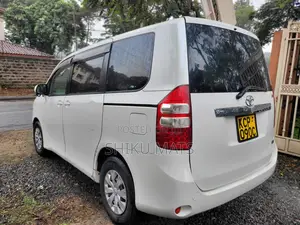 Toyota Noah 2011 White