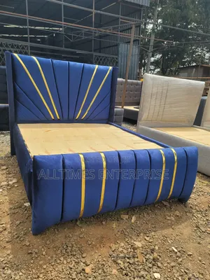 Executive Chester Bed With Gold Strips 5by6