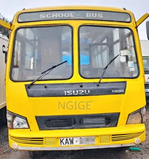 Isuzu NQR 2005 Yellow
