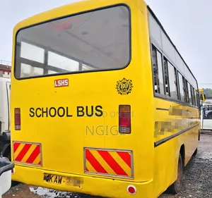 Isuzu NQR 2005 Yellow