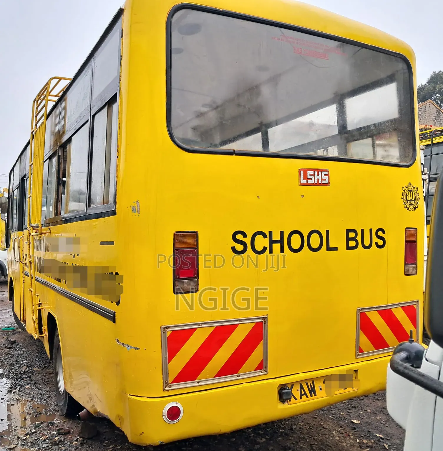 Isuzu NQR 2005 Yellow