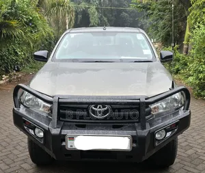 Toyota Hilux 2021 Silver