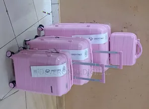 *4 in 1 Luxurious Unbreakable Suitcase*
Zipper Closure Frame