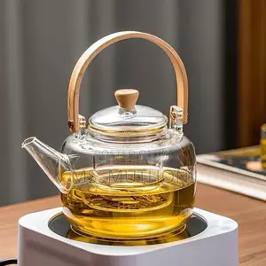 1l Sleek Borosilicate Glass With a Warm Wooden Handle