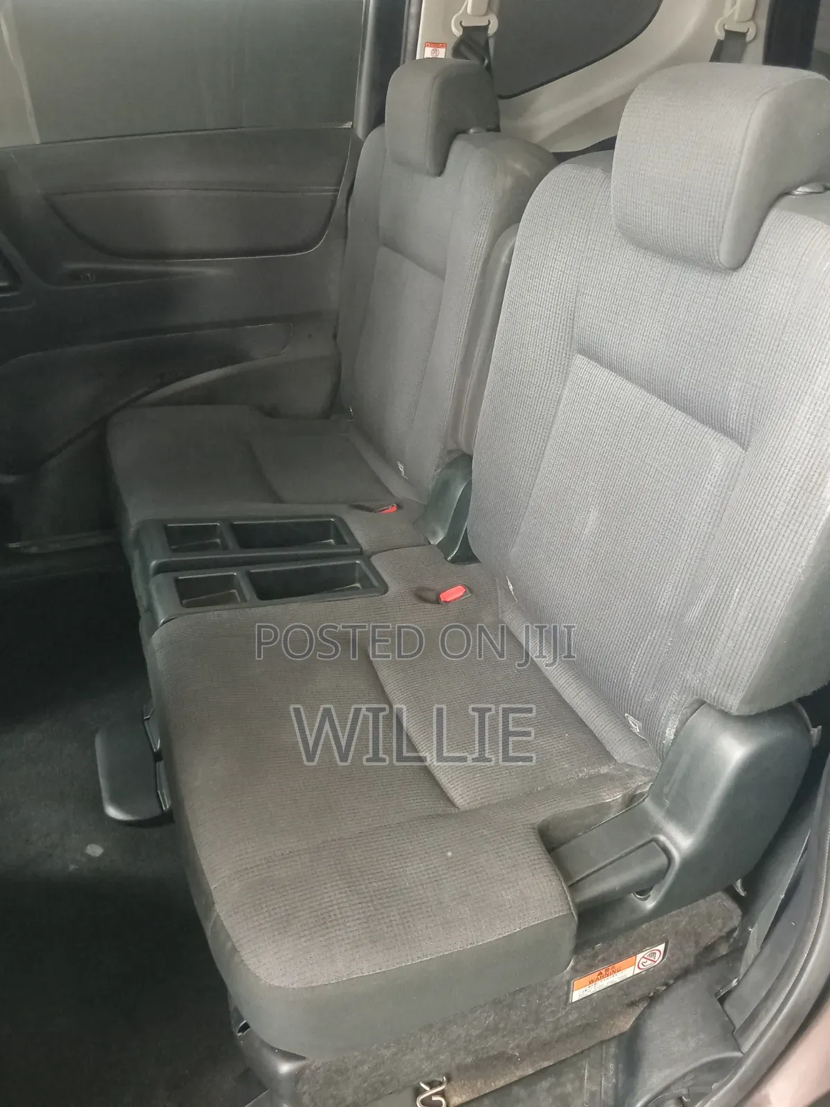 Toyota Sienta 2018 Maroon