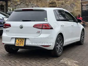 Volkswagen Golf TSI S 4-Door FWD 2017 White