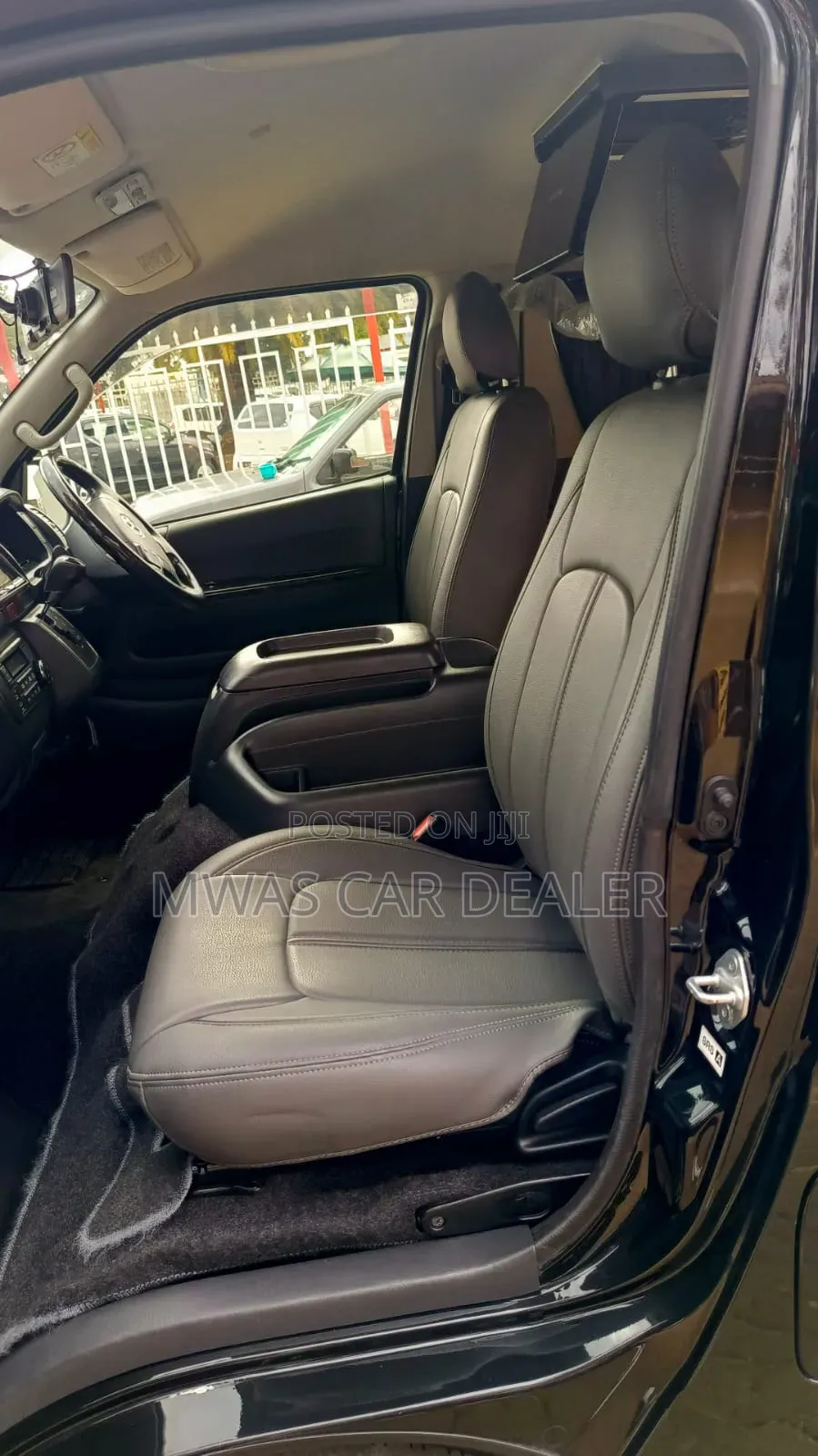 Toyota HiAce 2018 Black