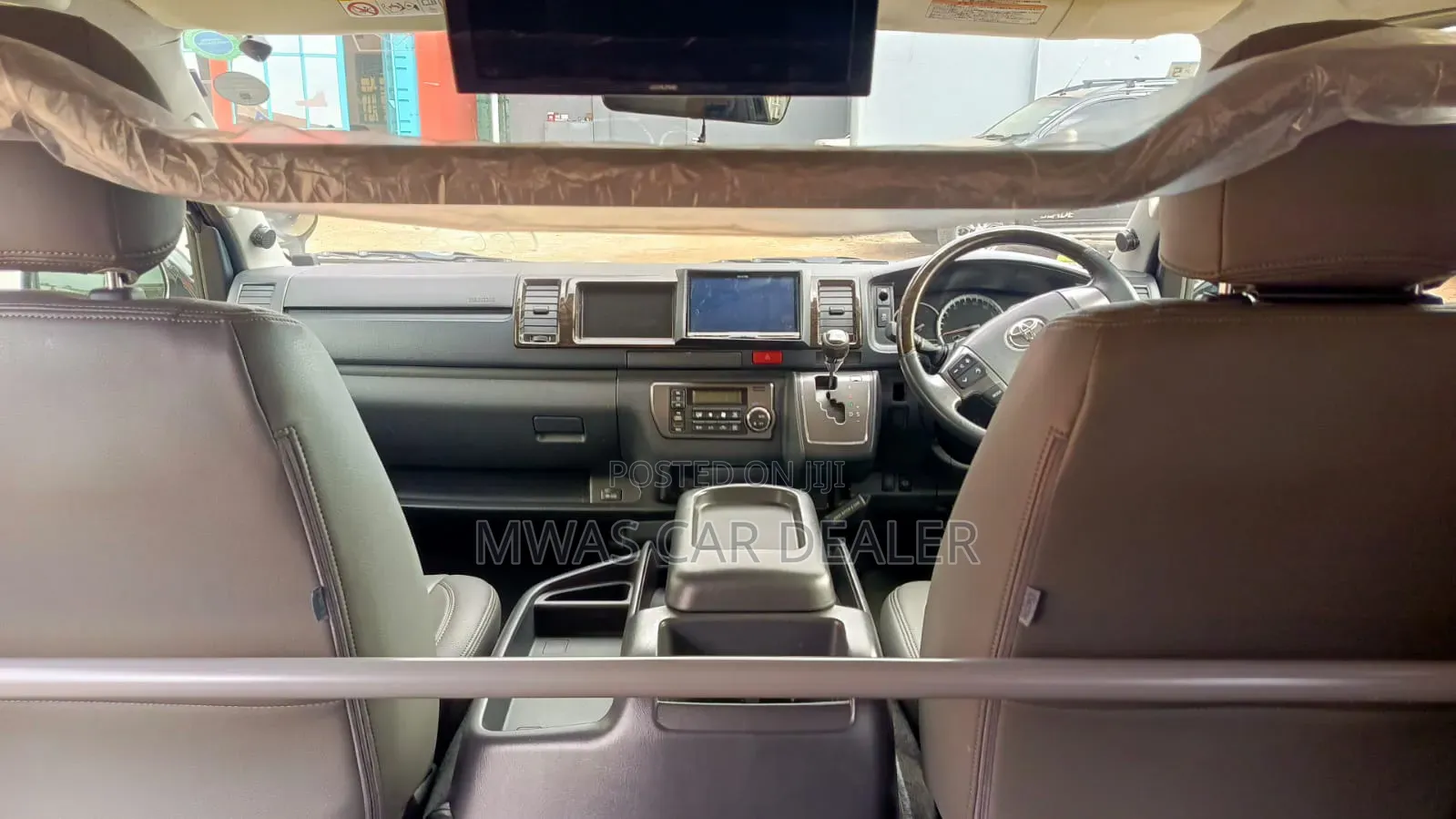 Toyota HiAce 2018 Black