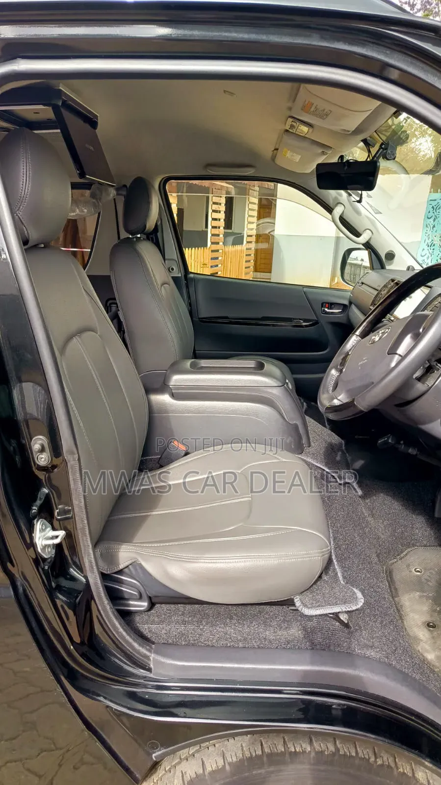 Toyota HiAce 2018 Black