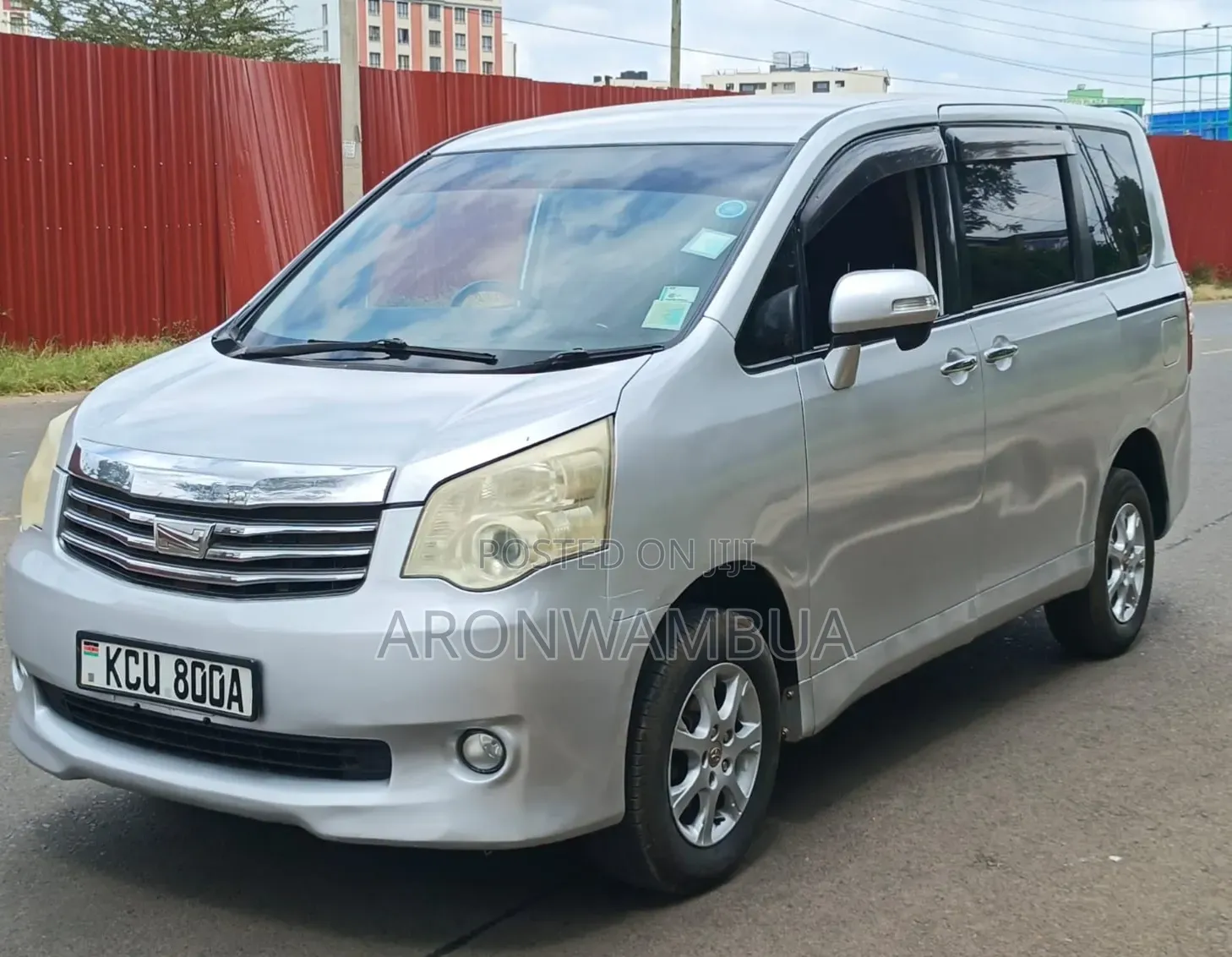 Toyota Noah 2012 Silver