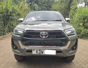Toyota Hilux 2025 Gray