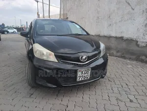 Toyota Vitz 2013 Black