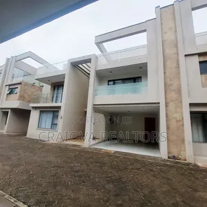 6bdrm Villa in Valley Arcade for sale