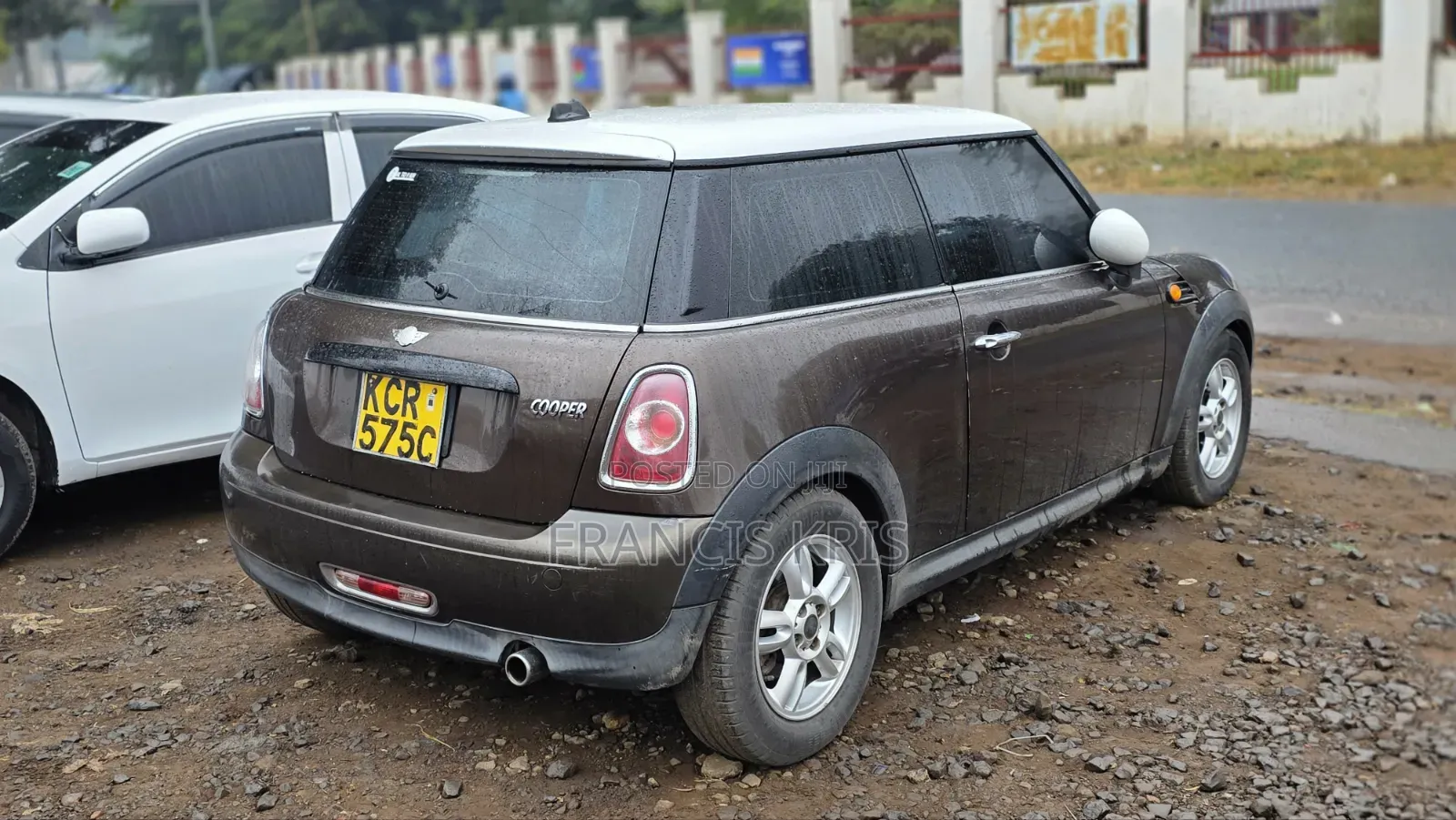 Mini Cooper 2011 Brown