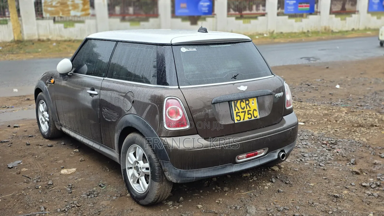 Mini Cooper 2011 Brown