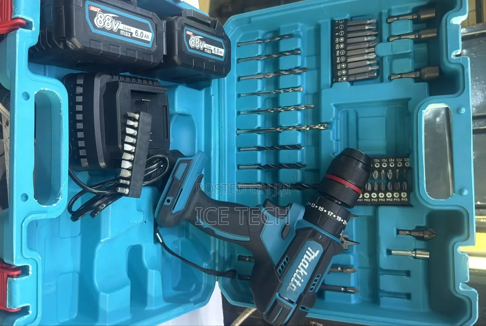 Makita Cordless Drill/88v Rechargeable Drill