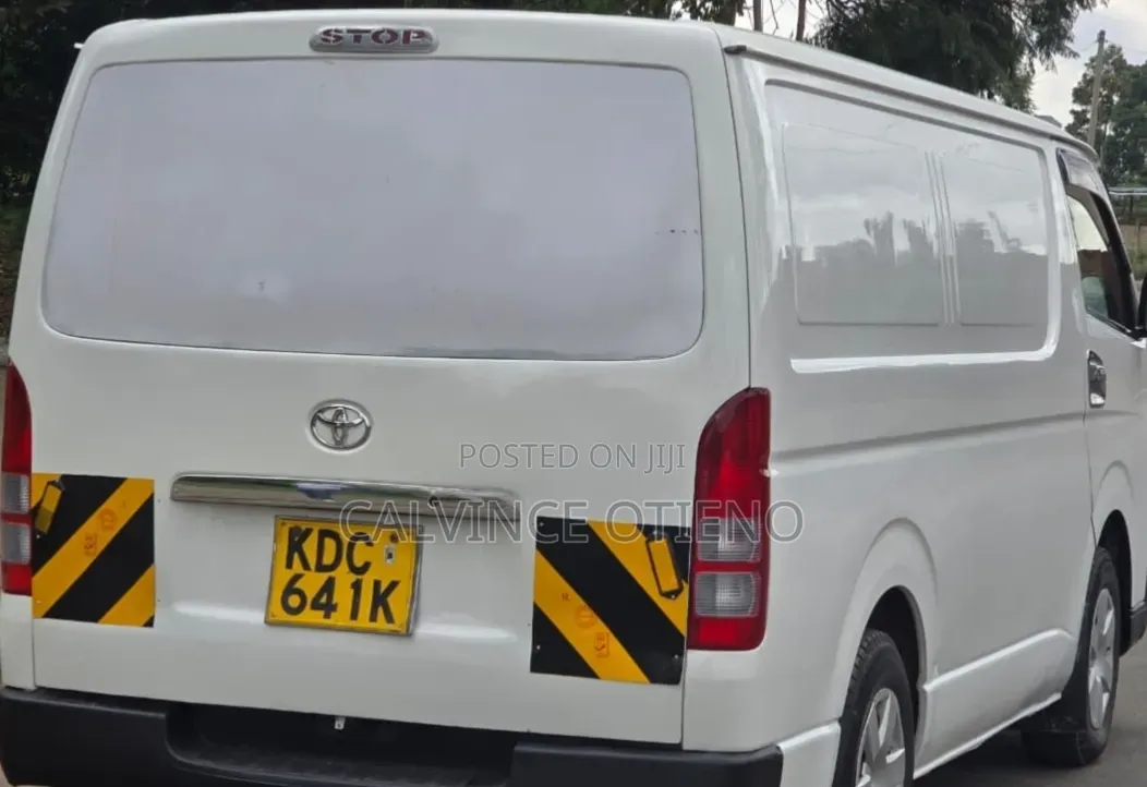 Toyota HiAce 2014 White