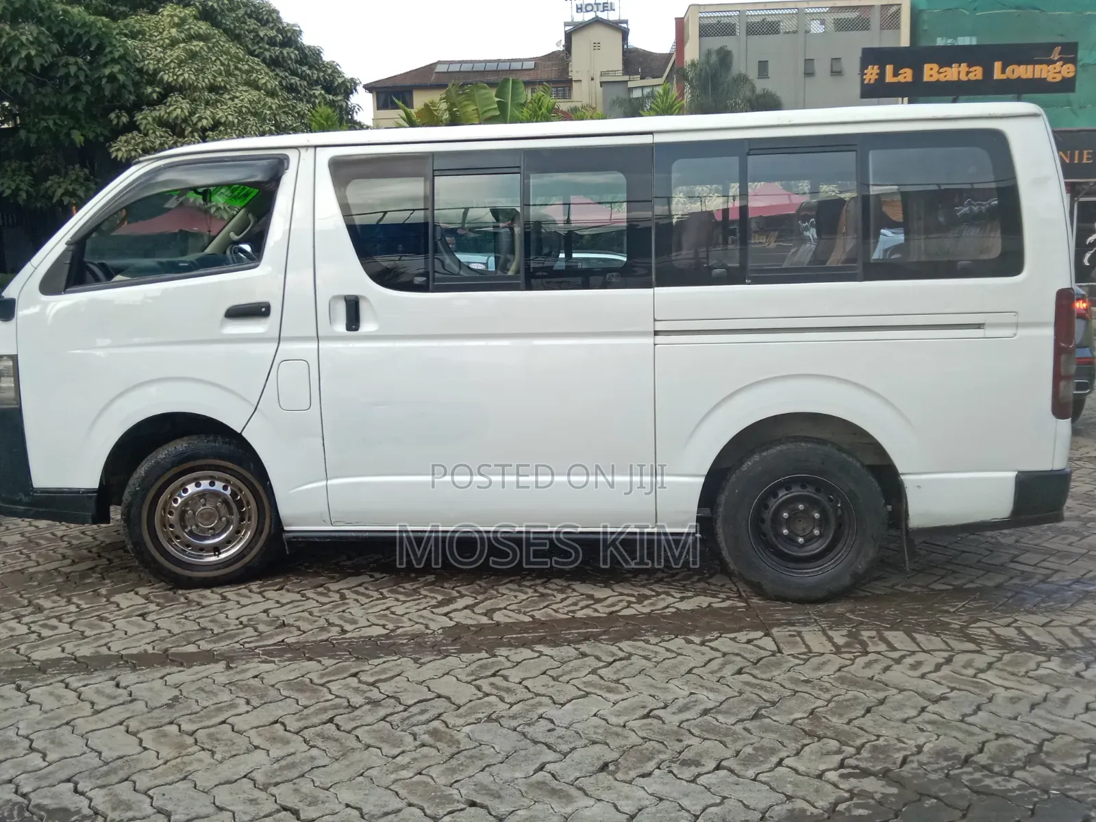 Toyota HiAce 2016 White