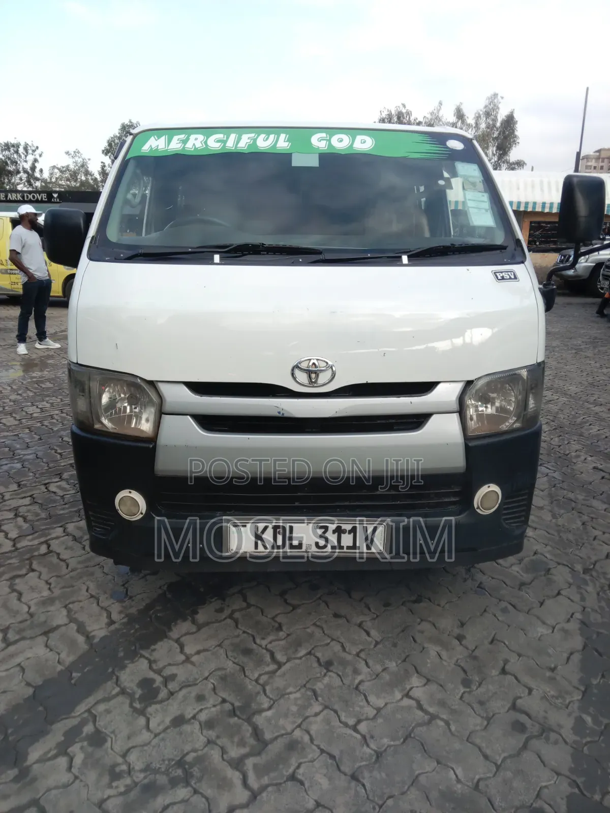Toyota HiAce 2016 White