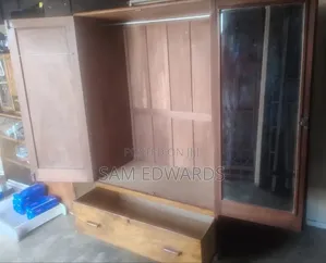 Modern Wooden Wardrobe With Spacious Storage