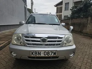Suzuki Escudo 2004 Silver