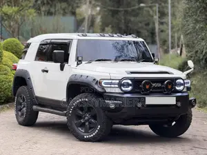 Toyota FJ Cruiser 2014 White