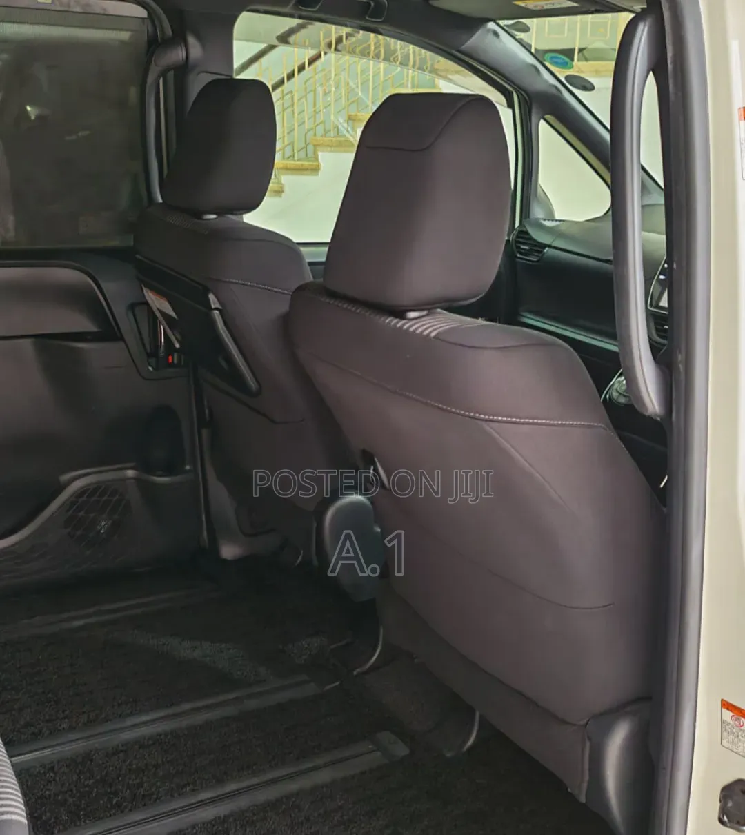 Toyota Voxy 2019 Off white