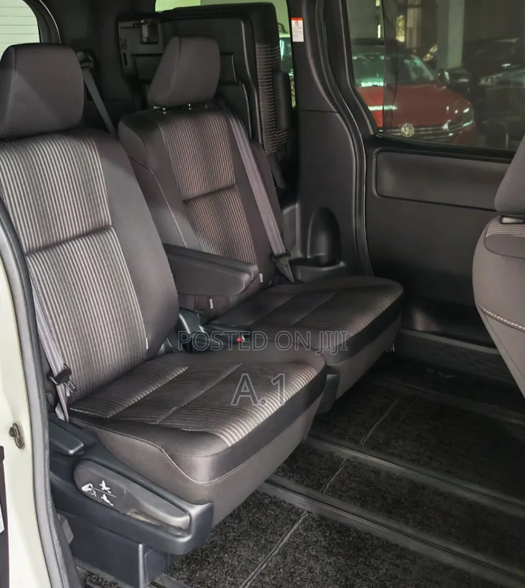 Toyota Voxy 2019 Off white