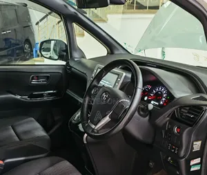 Toyota Voxy 2019 Off white