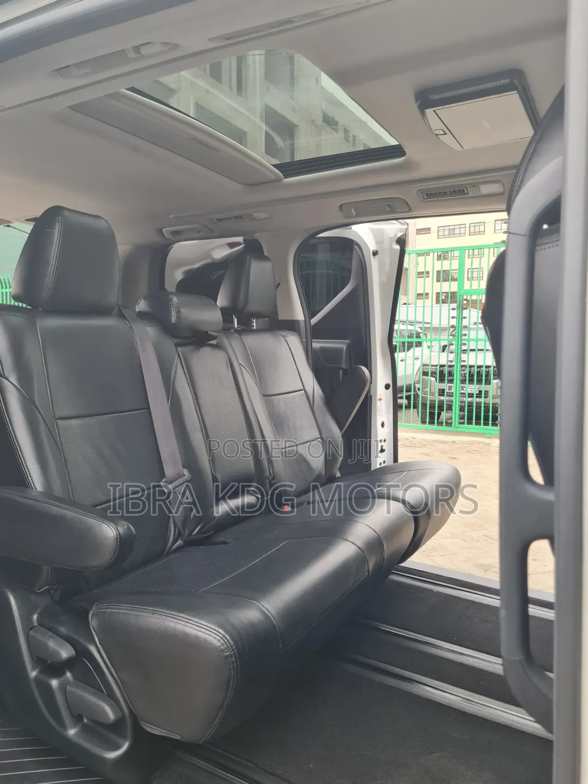 Toyota Alphard 2019 White