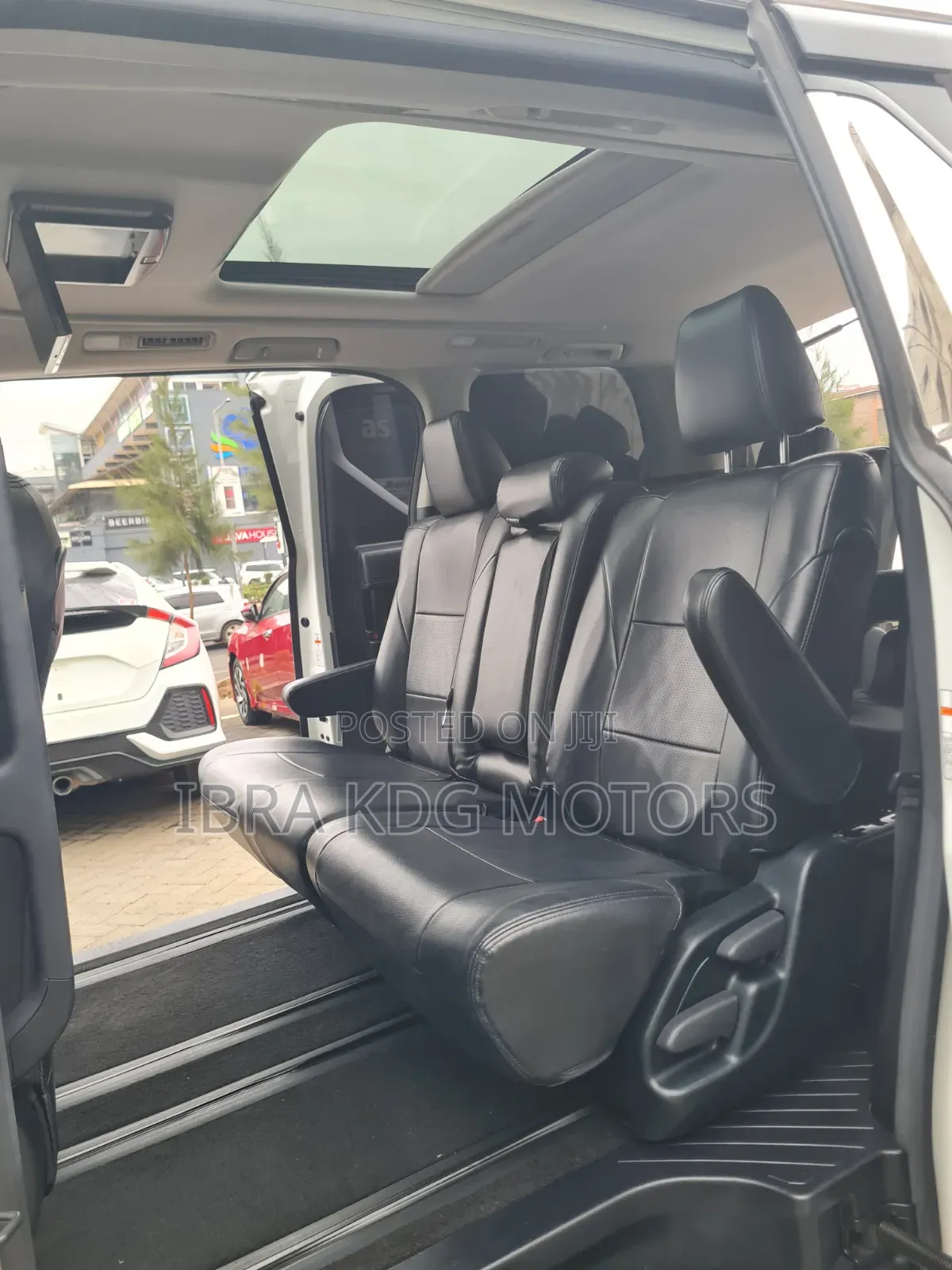 Toyota Alphard 2019 White