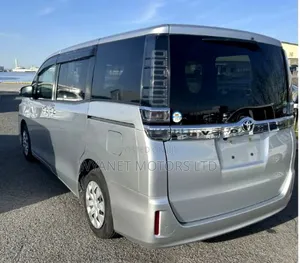 Toyota Voxy 2019 Silver