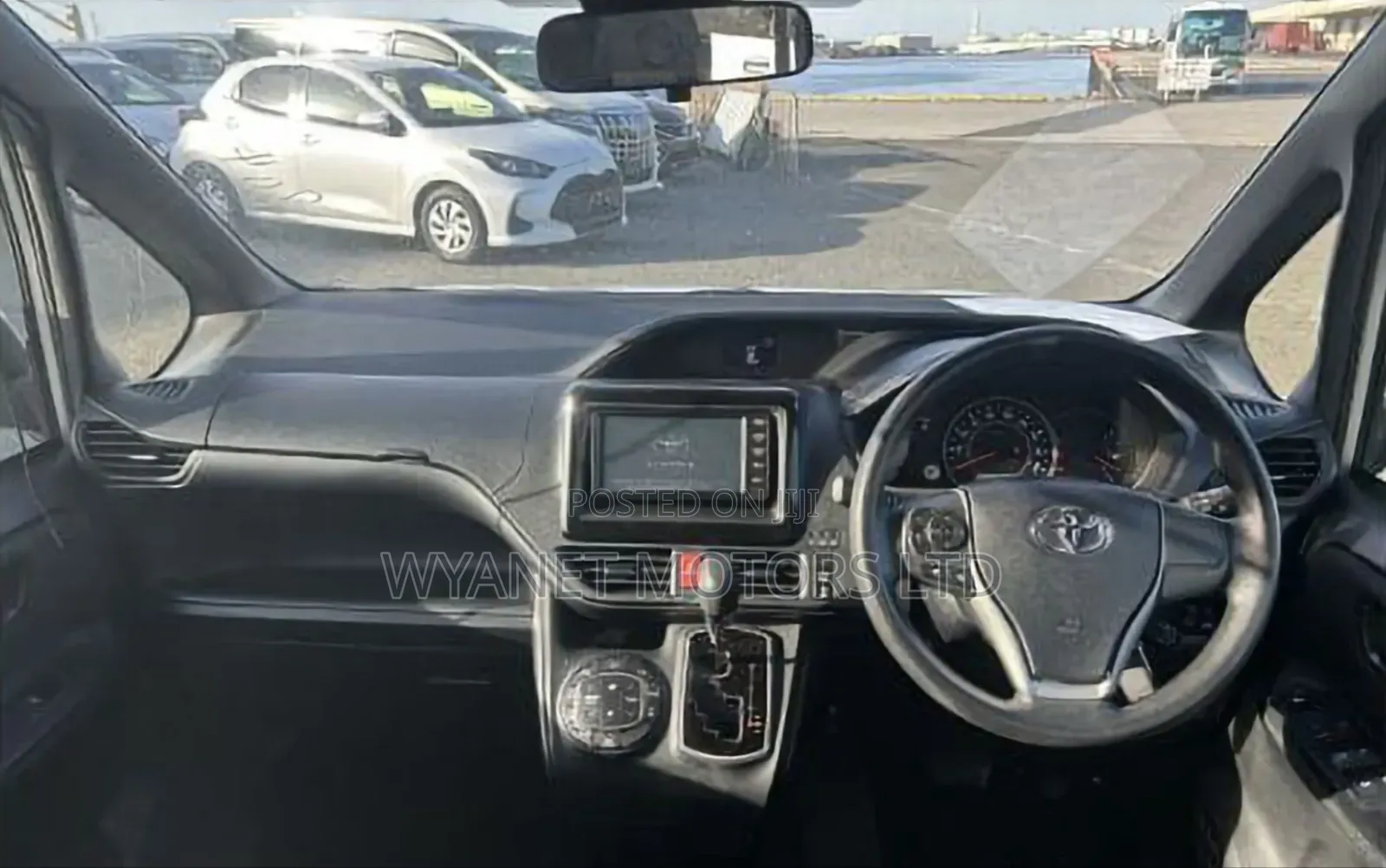 Toyota Voxy 2019 Silver