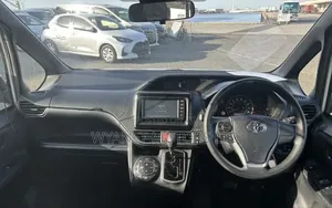 Toyota Voxy 2019 Silver