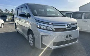 Toyota Voxy 2019 Silver