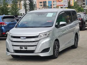 Toyota Noah 2019 Silver