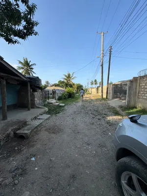 Quarter an Acre Plot on Sale