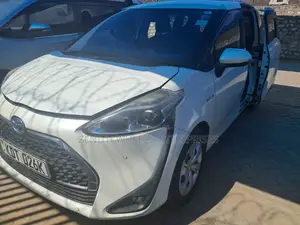 Toyota Sienta 2017 White