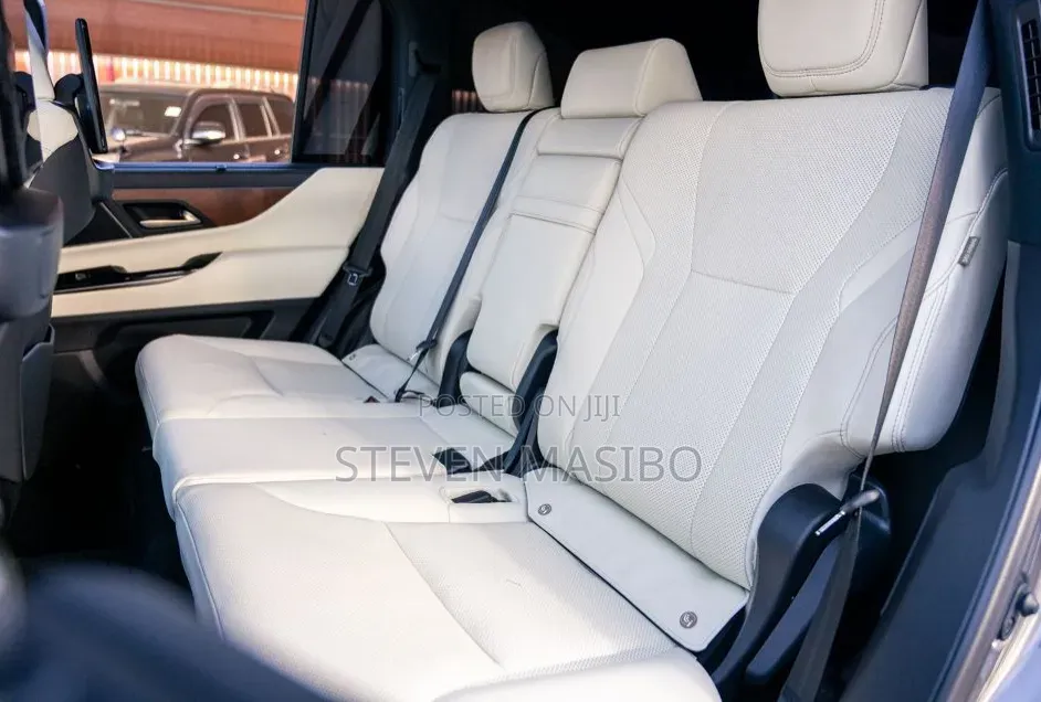 Lexus LX 600 2023 Gray