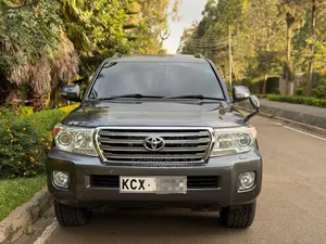 Toyota Land Cruiser 2012 White